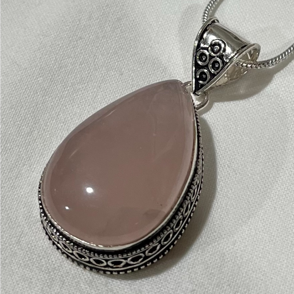 VINTAGE SETTING SILVER OVERLAY STATEMENT PENDANT ROSE QUARTZ